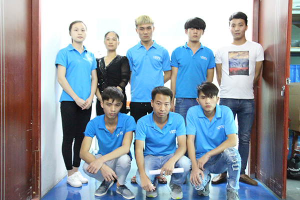 頒發(fā)獎勵動員大會“佳團隊獎”