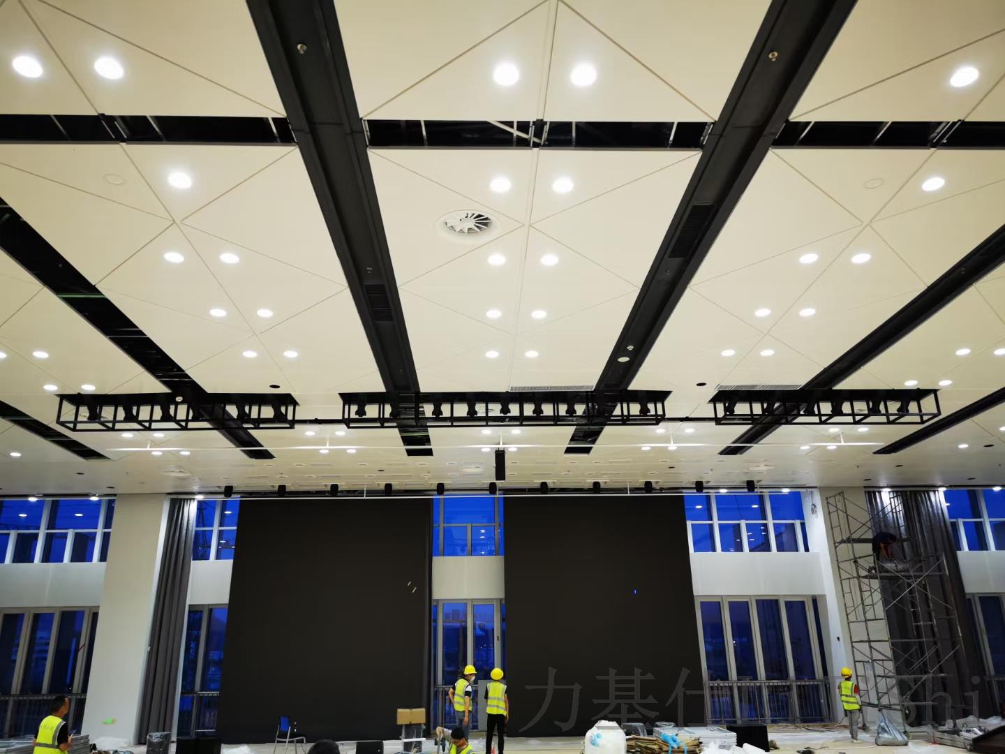 力銘光電助力海南某多功能廳，煥然一新，燈光閃耀