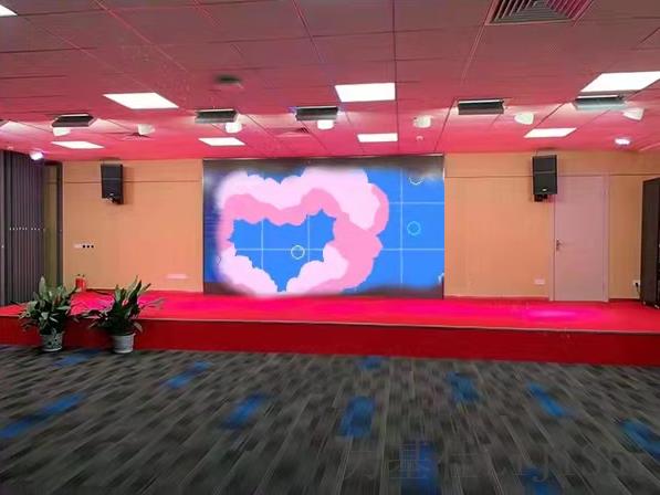 上海灣谷科技園多功能會(huì)議室完工，嵌入式帕燈首戰(zhàn)告捷